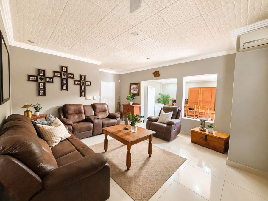 2 Bedroom Property for Sale in Heuwelsig Free State